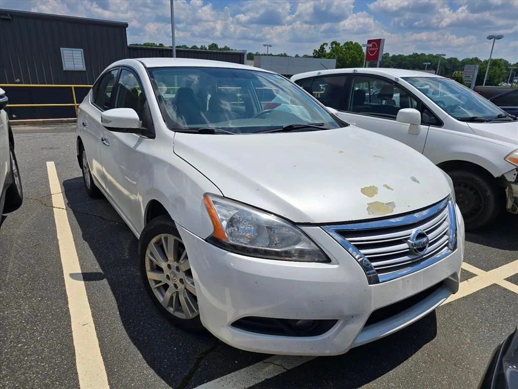 Used 2013 White Nissan SL image 11