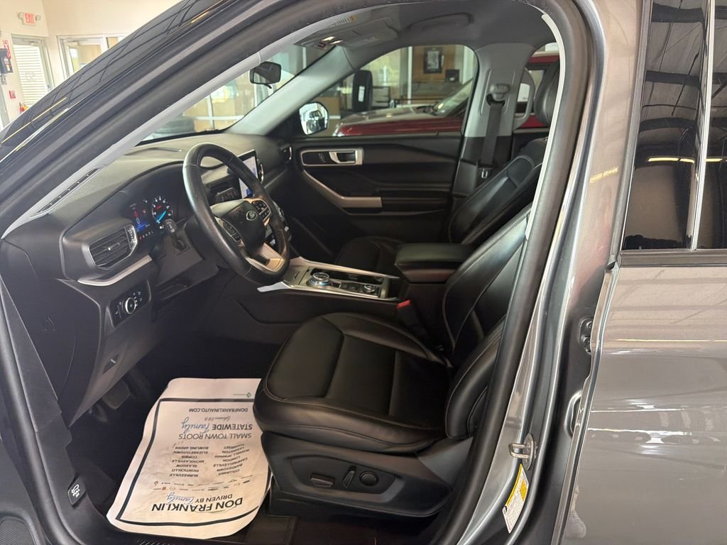 Used 2023 Gray Ford XLT image 13