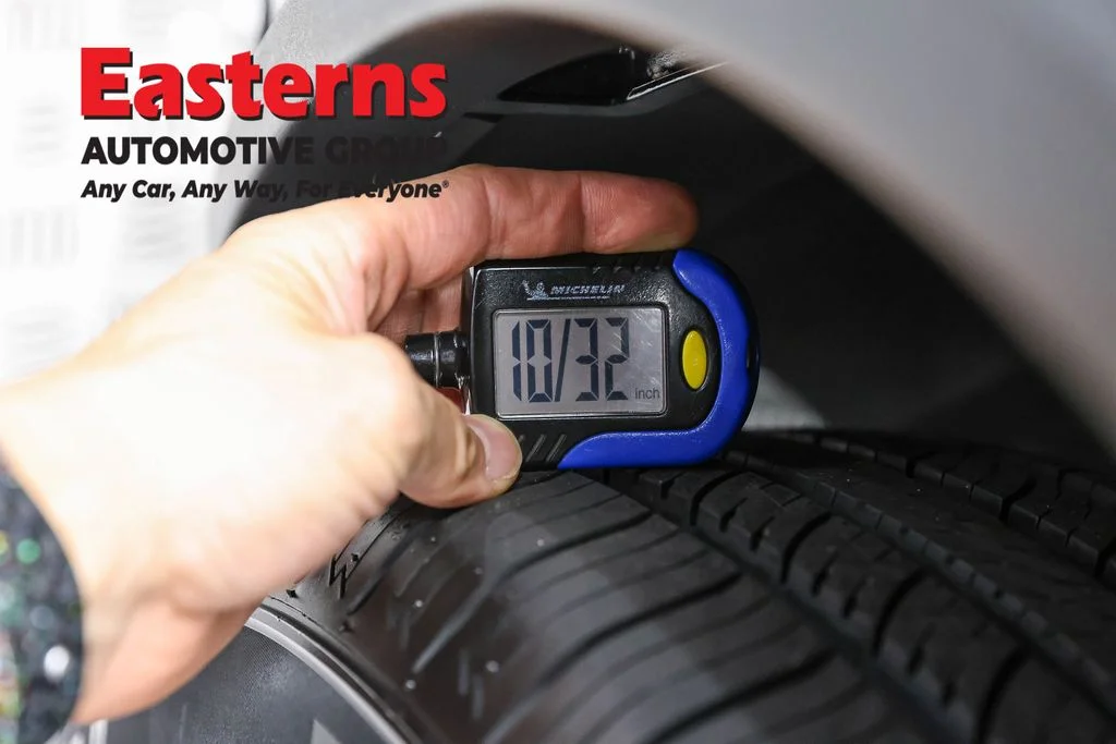 Used 2023 Gray Nissan SV image 27