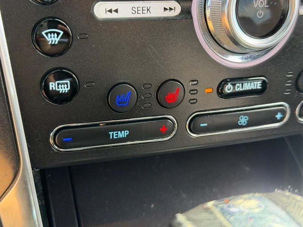 Used 2018 Blue Ford Limited image 24