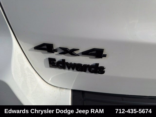 Used 2019 White Jeep Laredo image 13