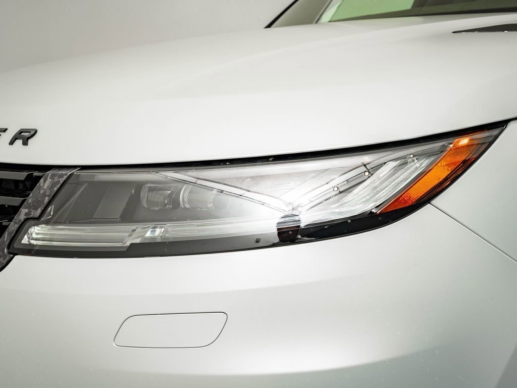 New 2026 Ethereal Frost Satin LAND ROVER  image 15