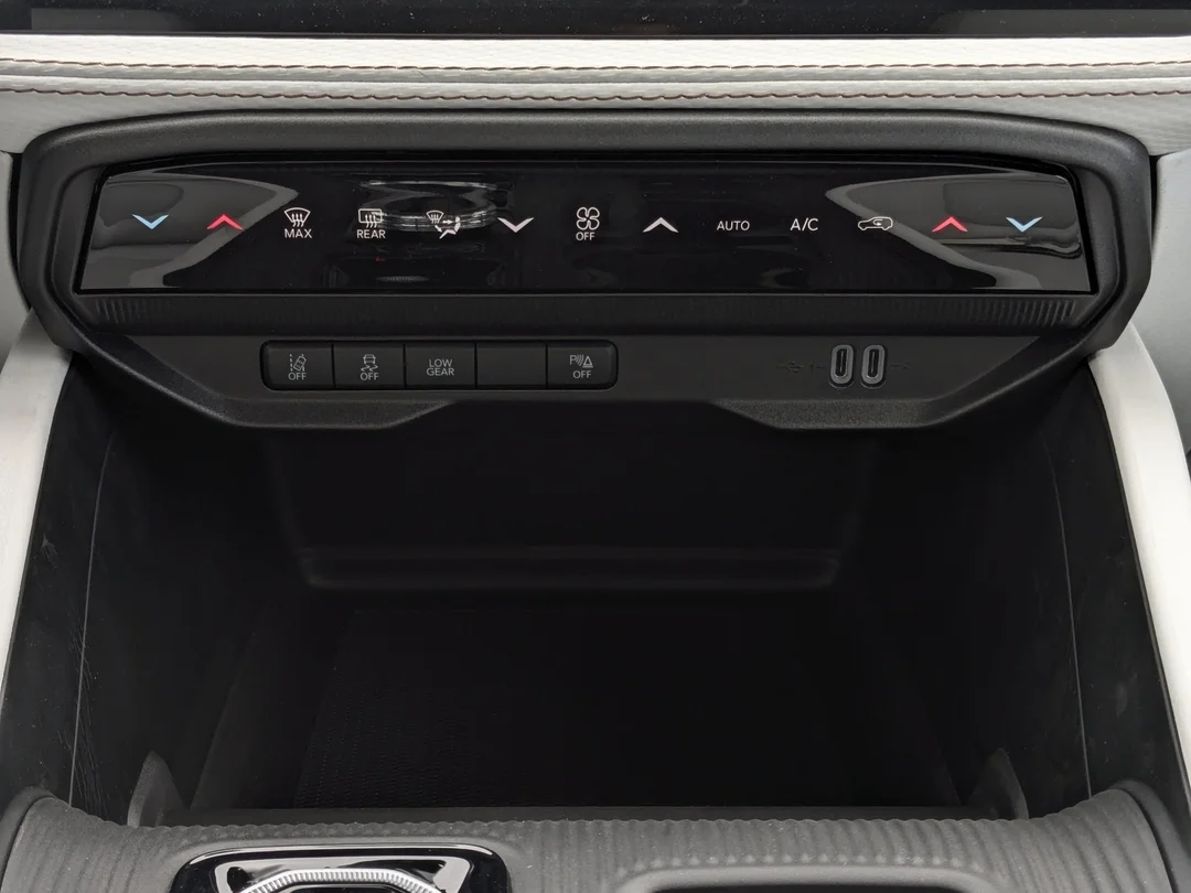New 2026 Red Jeep Limited - - 4x4 - Power Sunroof - Power Liftgate - Remote Start & More! image 24