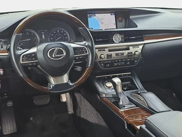 Used 2016 White Lexus 350 image 16