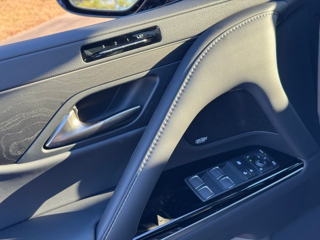 2025 Lexus LX 700h Luxury - Photo 18