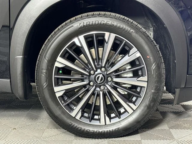 New 2026 Super Black Nissan Platinum image 10