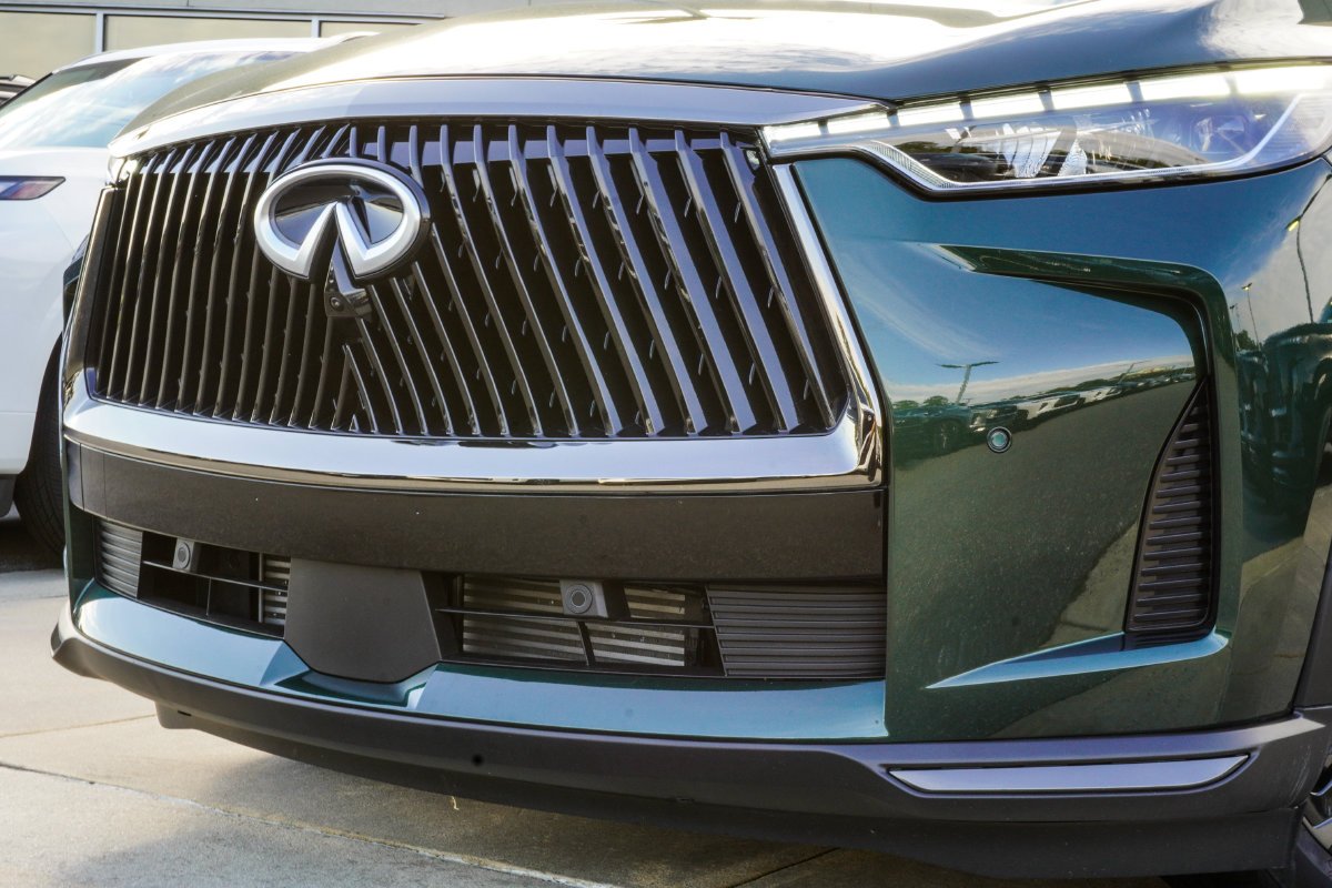 Used 2026 Black INFINITI Autograph image 2