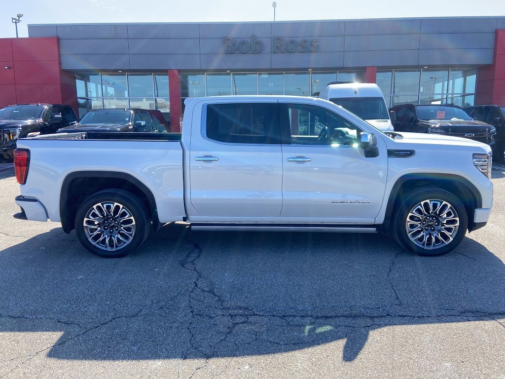 2024 GMC Sierra Denali Ultimate 4WD Crew Cab Short Box's photo