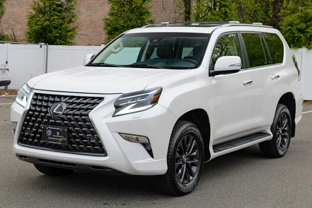 Used 2023 White Pearl Lexus 460 image 3