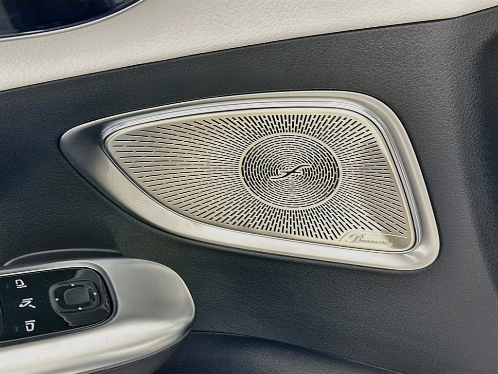New 2026 Selenite Grey Metallic Mercedes-Benz C 300 image 53