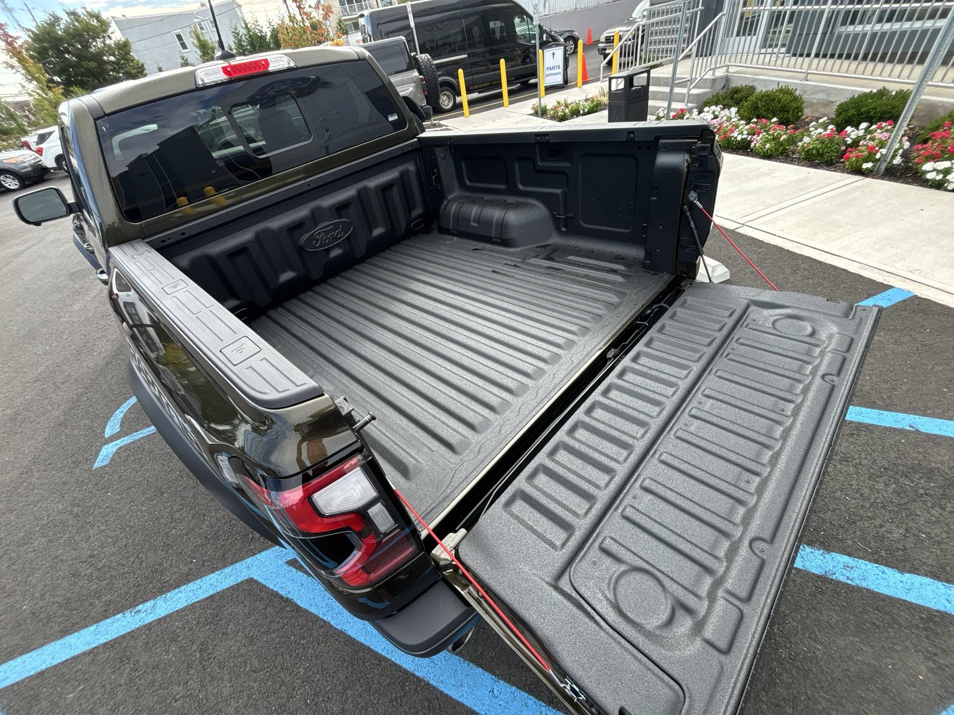 New 2026 Shelter Green Metallic Ford Raptor image 19