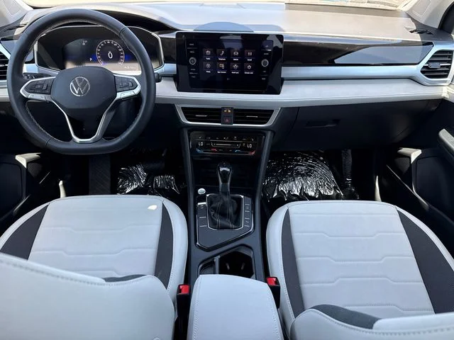 New 2026 Deep Black Pearl Volkswagen 1.5T SE image 24