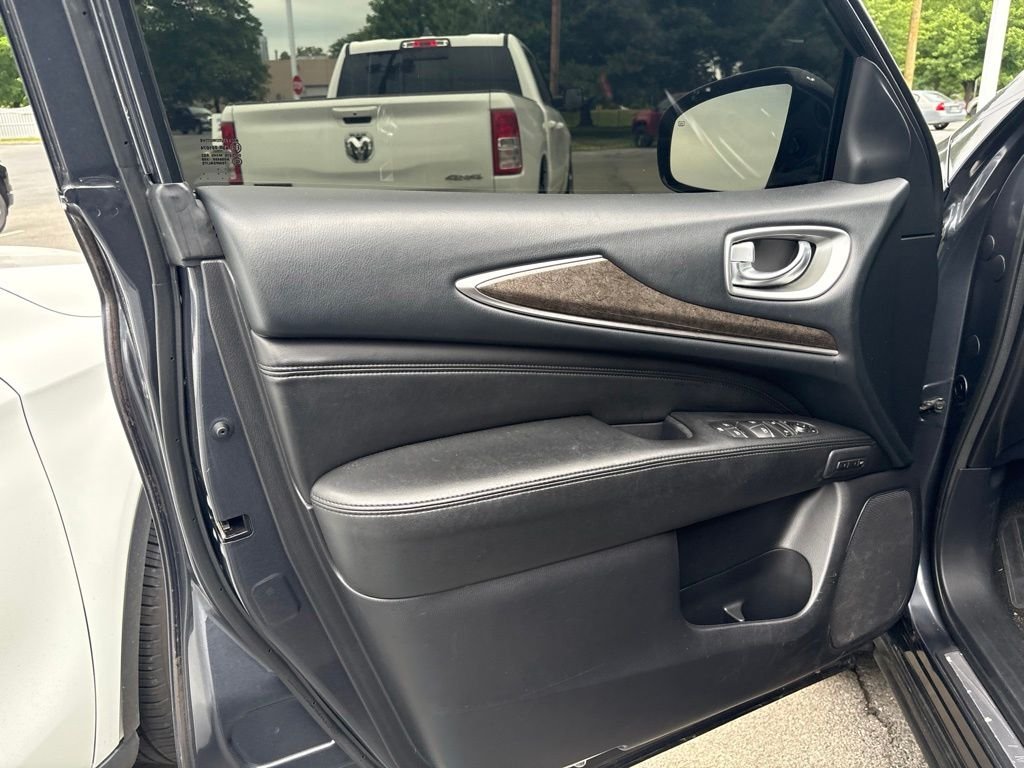 Used 2014 Gray INFINITI Base image 6