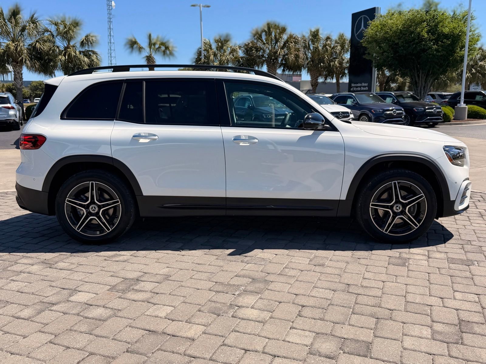 New 2026 Polar White Mercedes-Benz GLB 250 image 33