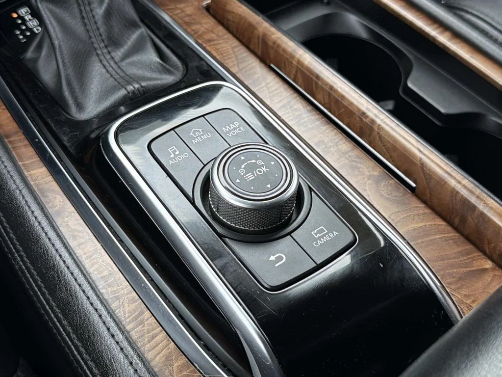 Used 2023 Brilliant Silver Metallic Nissan SL image 20