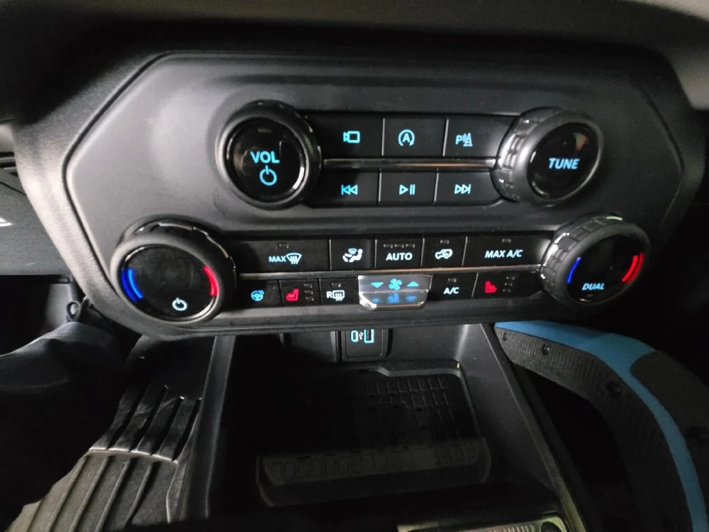 Used 2024 White Ford Wildtrak image 17