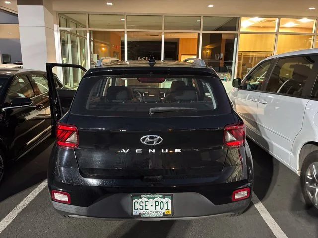 Used 2022 Black Hyundai SEL image 1
