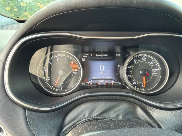 Used 2019 Velvet Jeep Overland image 15