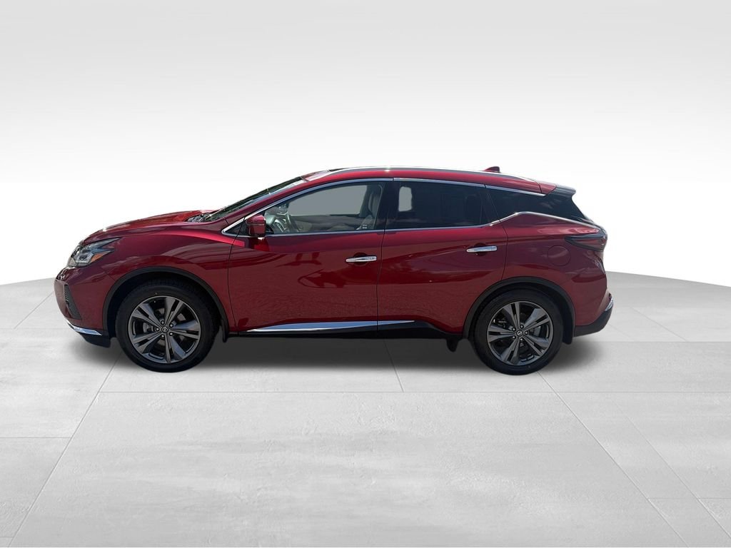 Used 2020 Cayenne Red Metallic Nissan Platinum image 3