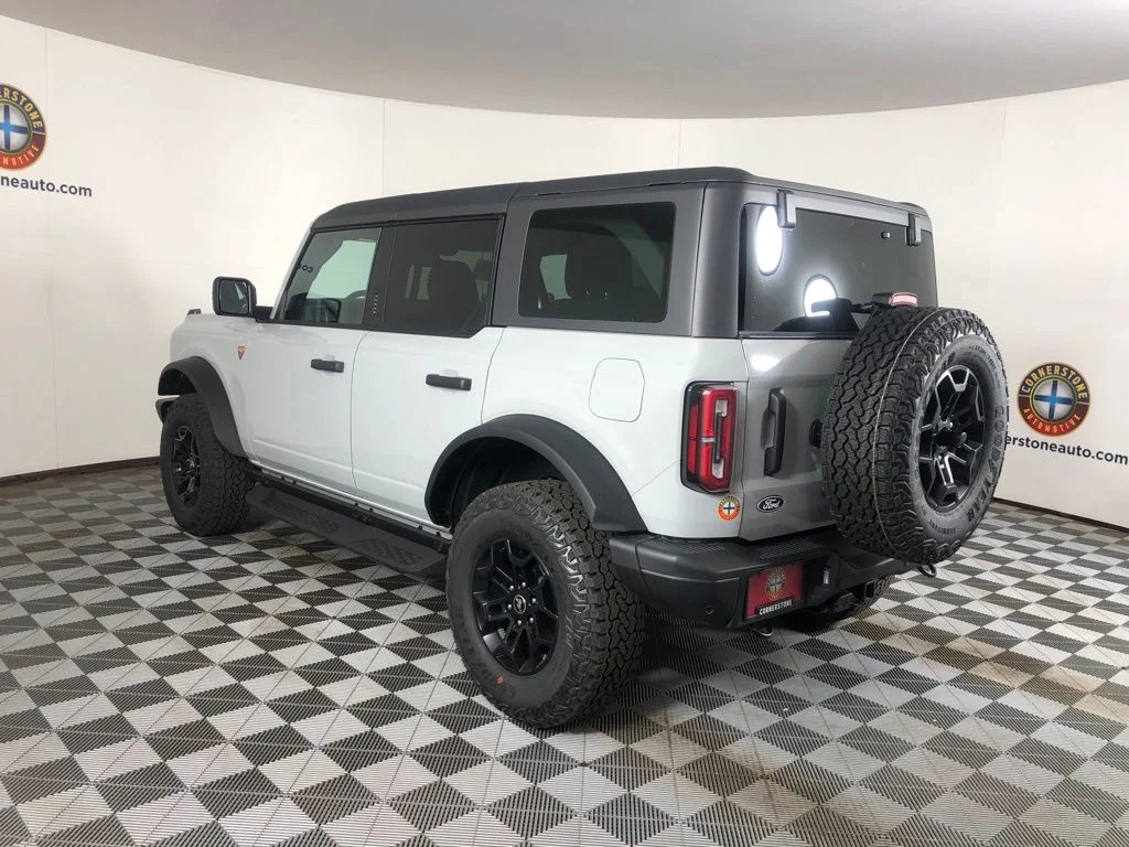 New 2026 Avalanche Gray Ford Badlands® image 18