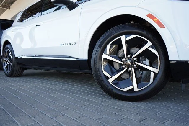 2025 Chevrolet Equinox EV LT - Photo 9