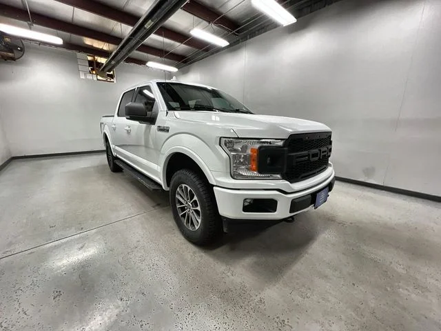 Used 2018  Ford XLT image 2