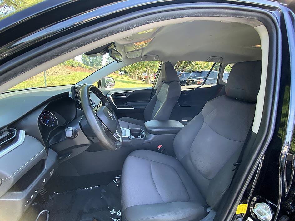 Used 2020 Midnight Black Metallic Toyota Hybrid XLE image 11