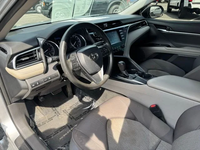 Used 2018 Silver Toyota LE image 25