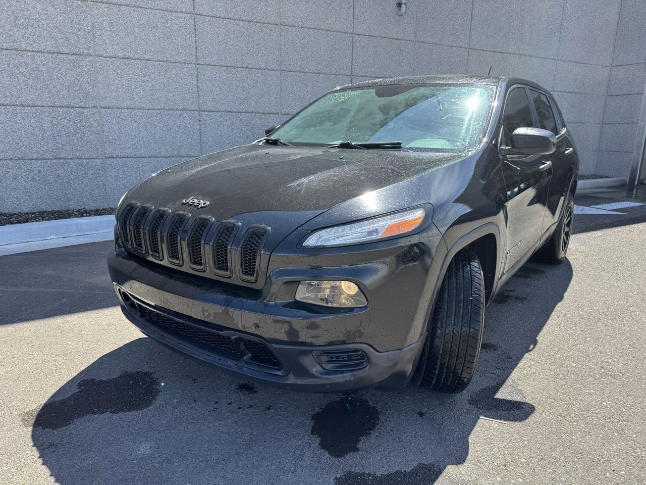 Used 2017 Diamond Black Crystal Pearlcoat Jeep Sport image 3