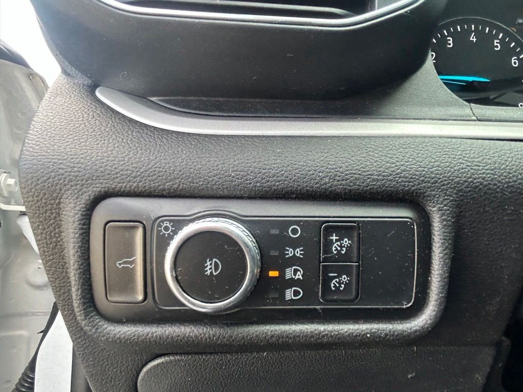 Used 2022 White Ford XLT image 17
