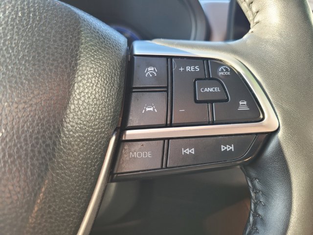 Used 2025  Toyota Platinum image 27