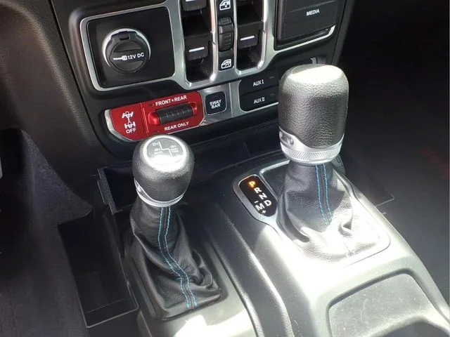 Certified Used 2022 Gray Jeep Unlimited Rubicon 4xe image 9