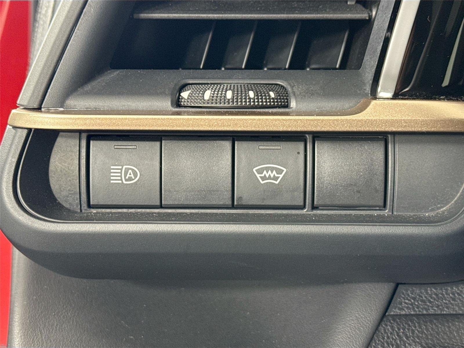 2023 Toyota Crown Limited - Photo 16