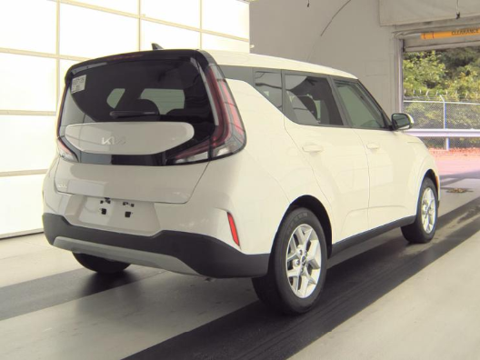 Used 2025 White Kia LX image 3