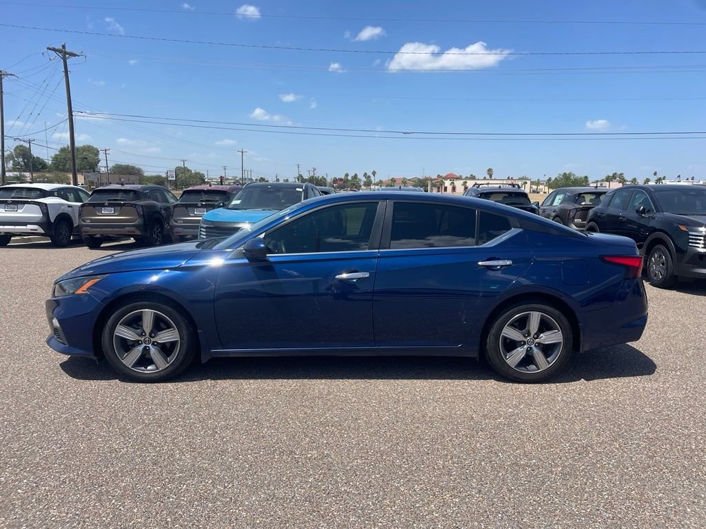 Certified Used 2022 Blue Nissan 2.5 S image 4
