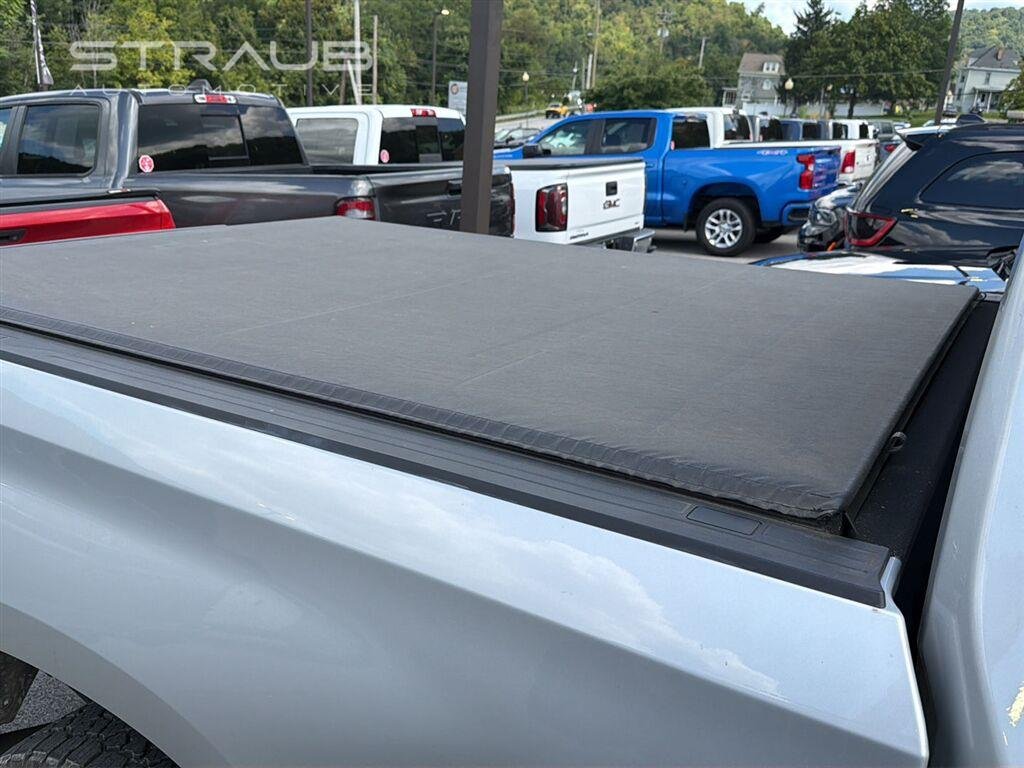 Used 2019 Silver Ice Metallic Chevrolet LT image 6