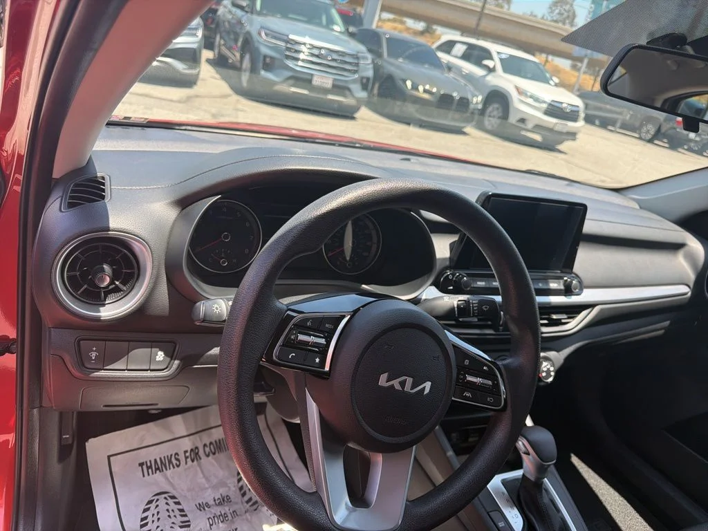 Used 2023 Red Kia LXS image 6