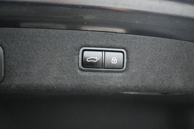 Used 2019 Gray Genesis 3.3T Premium image 10