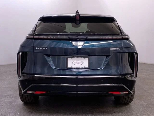 2025 Cadillac LYRIQ Luxury 3 - Photo 12