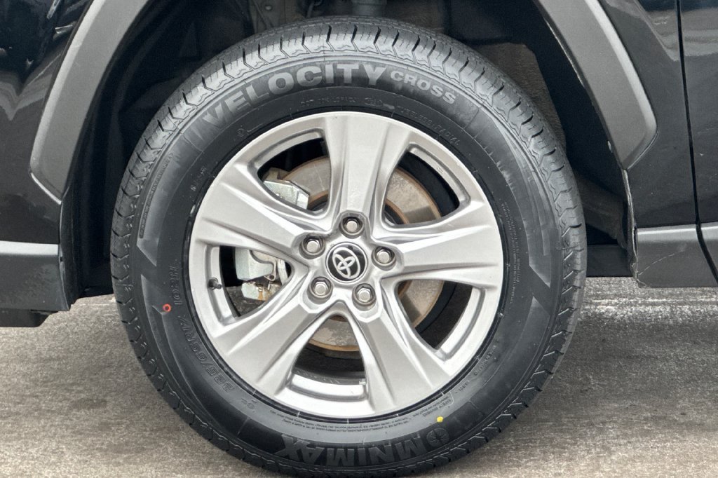 Used 2025 Black Toyota XLE image 34