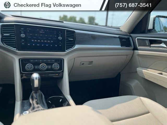 Used 2023 Pure White Volkswagen 3.6L V6 SE w/Technology image 30