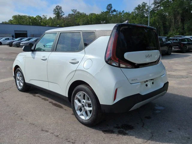 Certified Used 2025 White Kia LX image 7