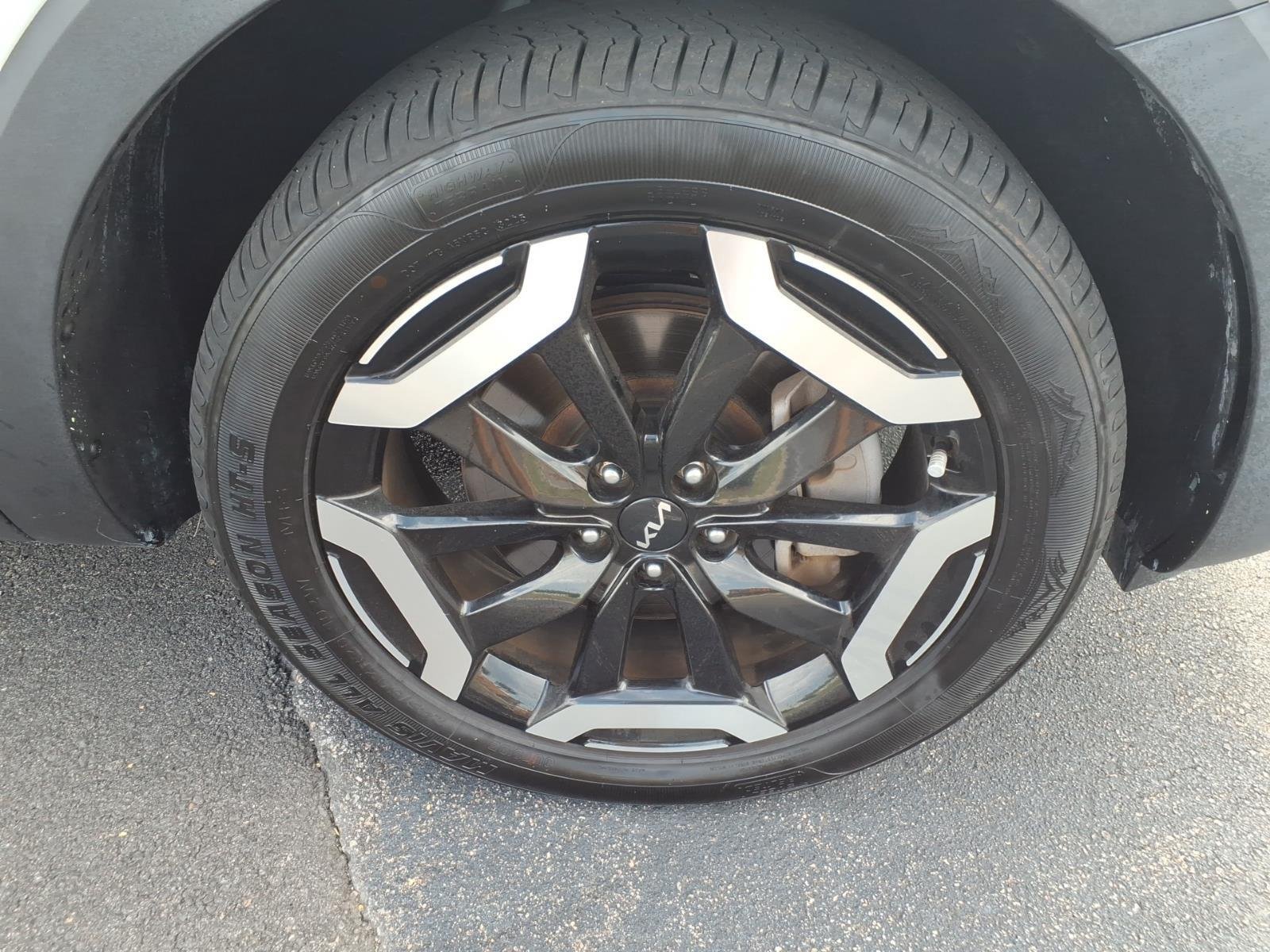 Used 2023  KIA S image 15