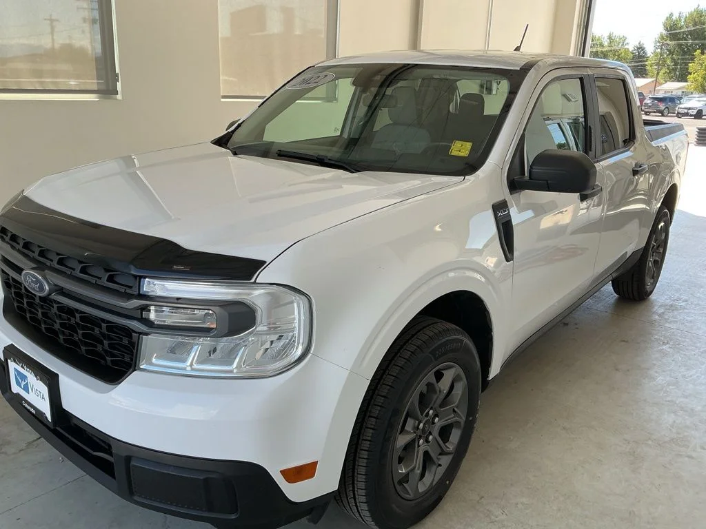 Used 2022 Oxford White Ford XLT image 3