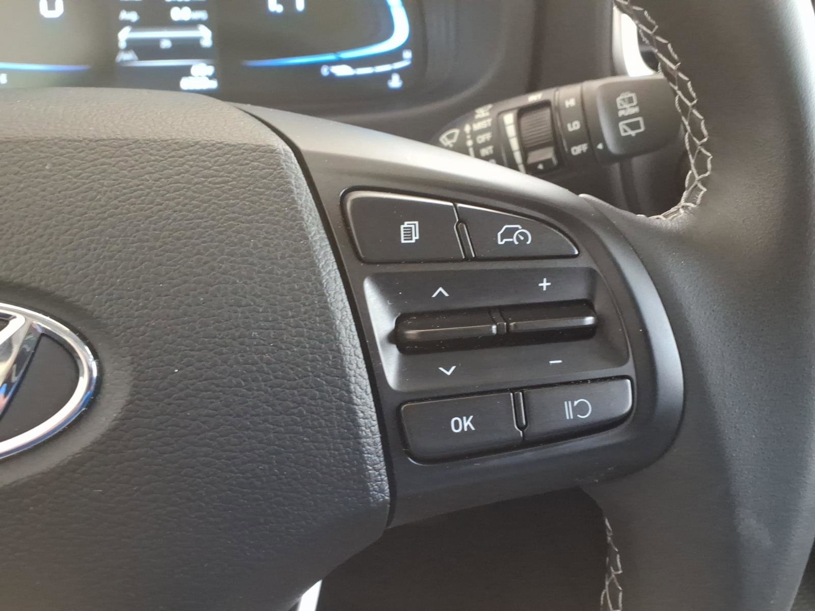 2025 Hyundai Venue SEL - Photo 29