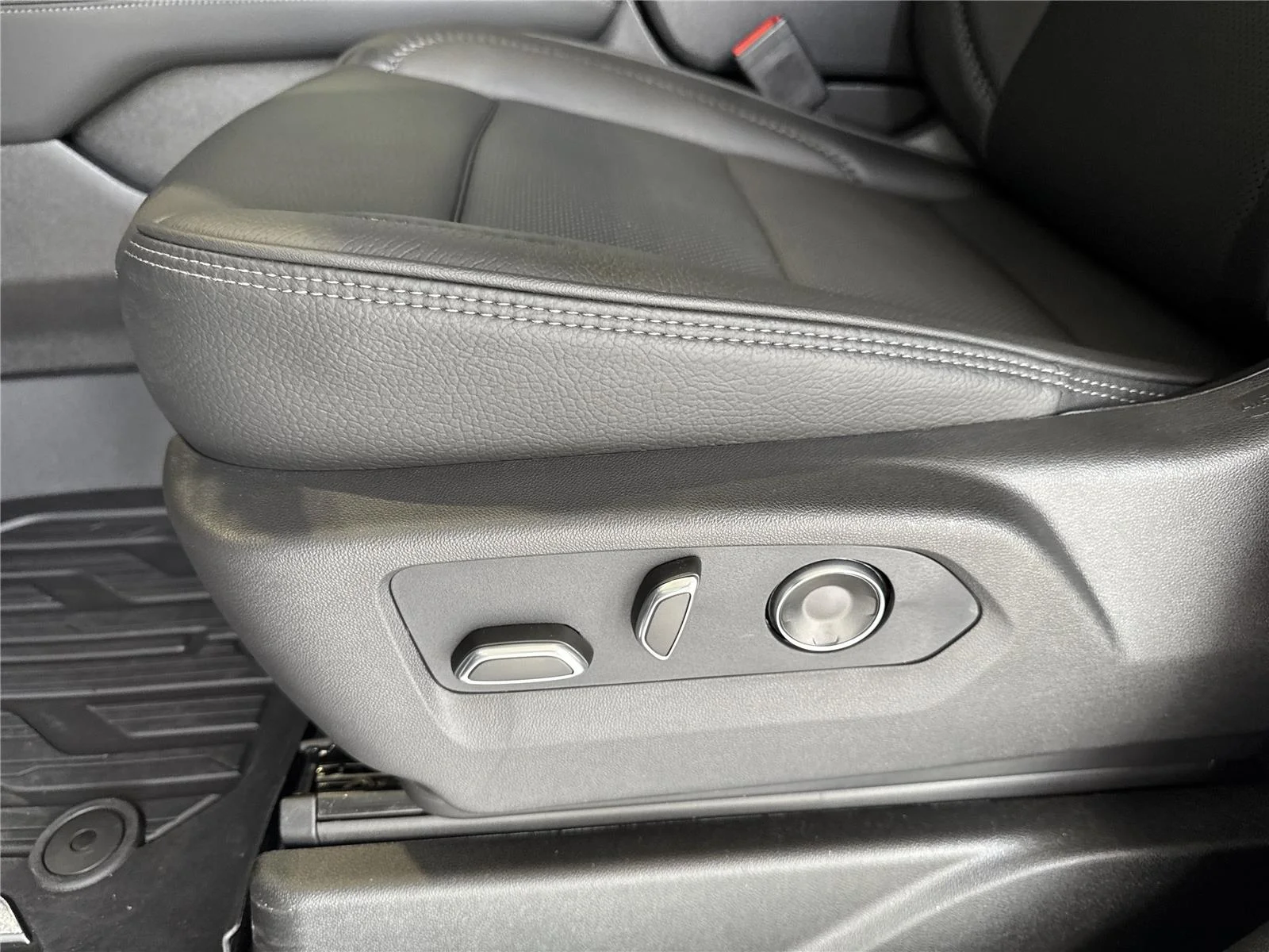 New 2026 Glacier White Tricoat GMC Denali image 12
