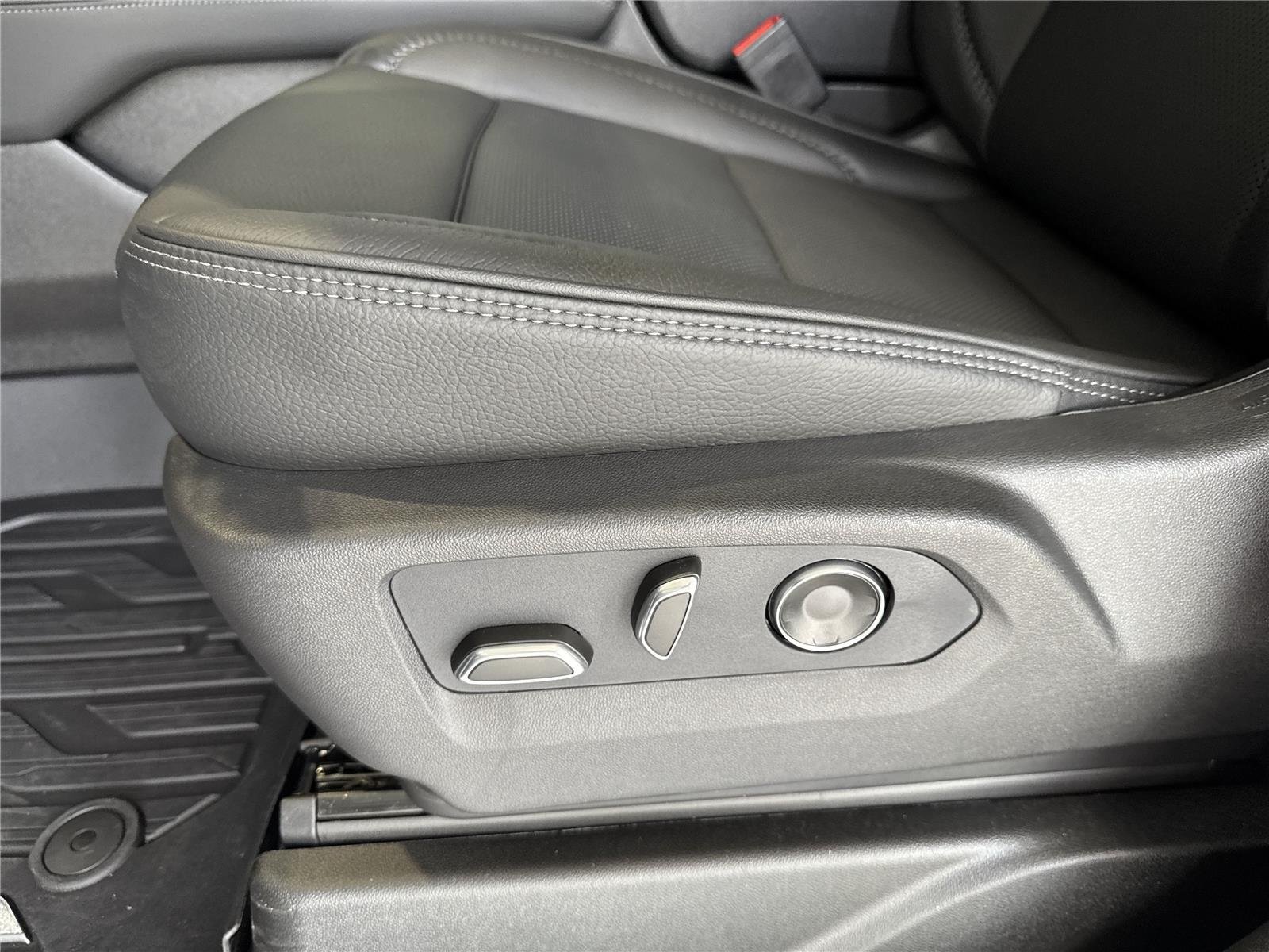 New 2026 Glacier White Tricoat GMC Denali image 12