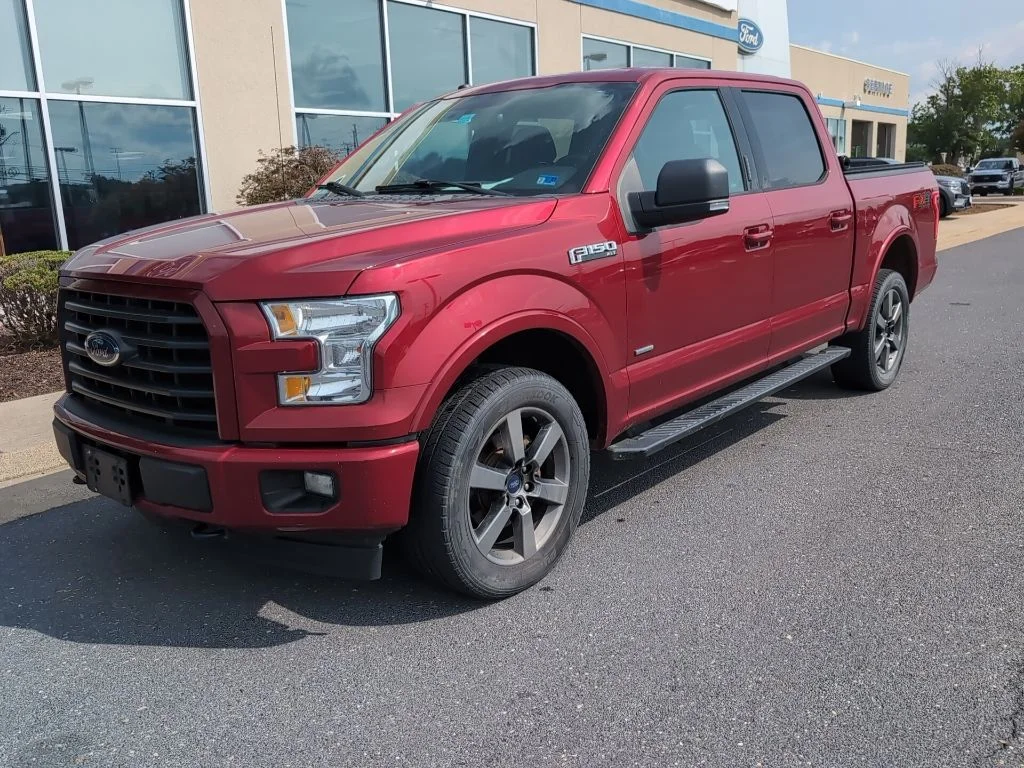 Used 2017 Red Ford XLT image 1