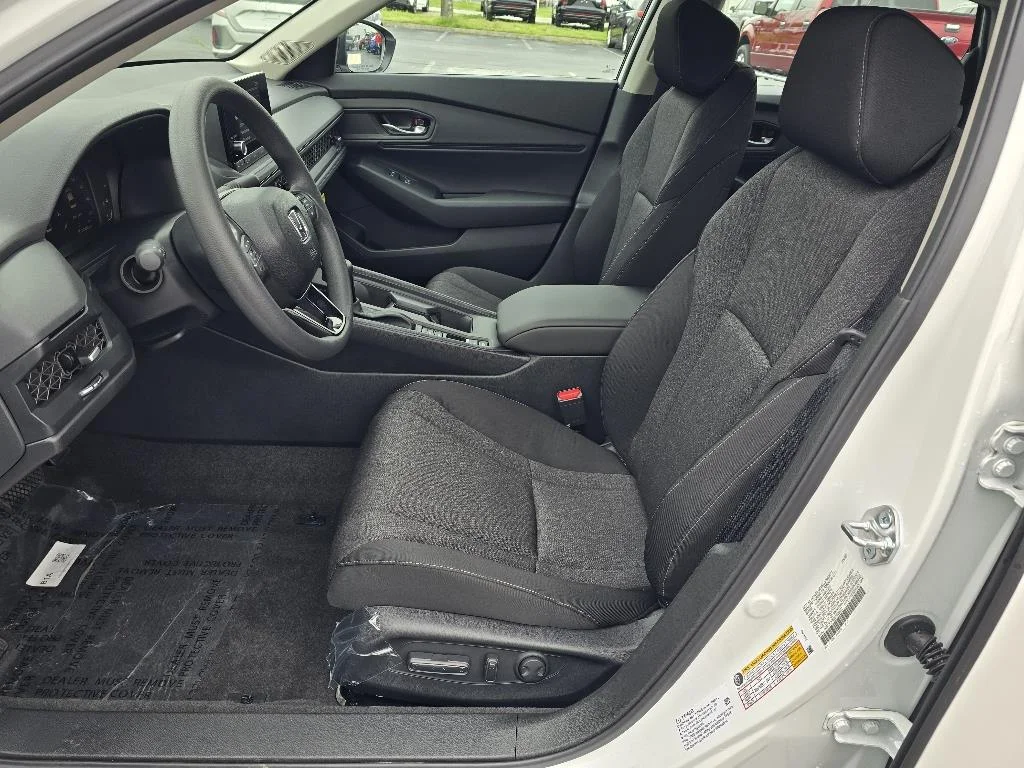 New 2025 Platinum White Pearl Honda SE image 13