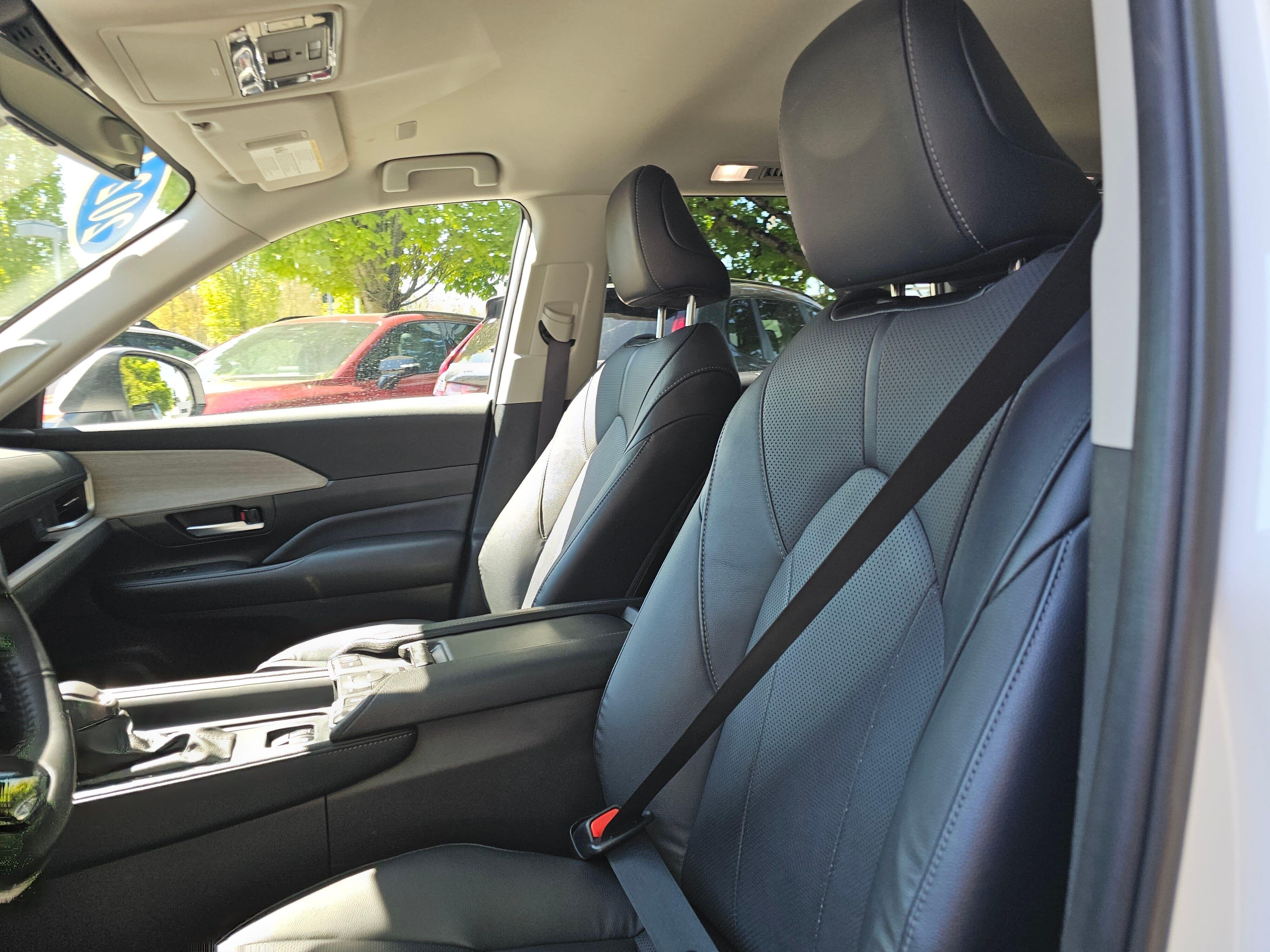 Used 2024 Wind Chill Pearl Toyota Limited image 23